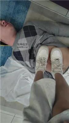0lche0ycwts.jpg