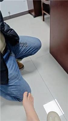 b21abymi4tf.jpg