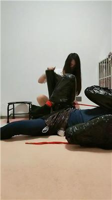 kw00bbwogua.jpg