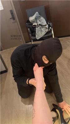 zihi2b12tbq.jpg