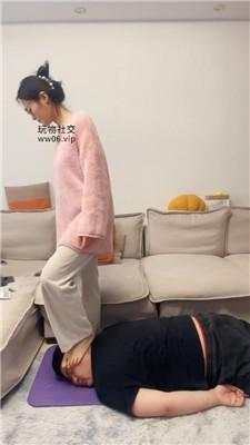 fuhxpt22g2w.jpg