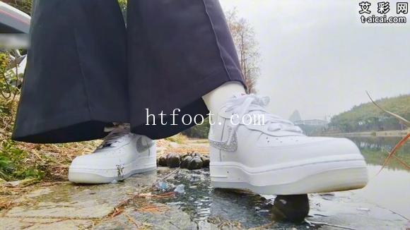 091618jca8m2c1cizrc8vr.jpg