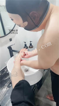 001928g718l85dfdqfq77y.jpg