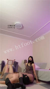 042048bmr8lx4td55diaim.jpg