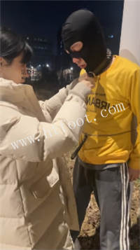 205923nht8hq9ut823r35a.jpg