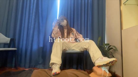 105741s0do19999w4922pz.jpg