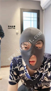 042557d8qy8qs9y9q9qhv5.jpg