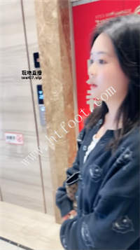 042555ptb78ue8zue61iuz.jpg