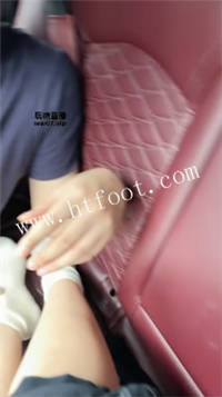 004426sp31l4mty57lpt3v.jpg