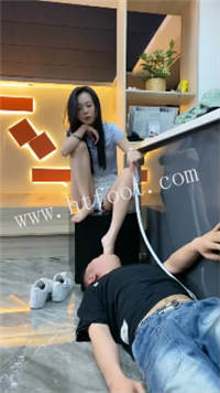 045745se8a0bynb68zz2n9.jpg