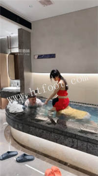 104302fezj1moaj22jme8a.jpg