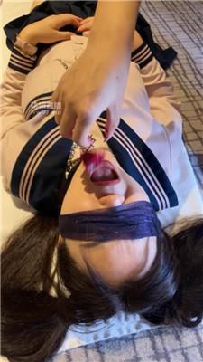 yc004s0fkv5.jpg