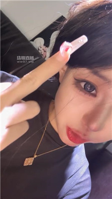 rlwxcmbdymm.jpg