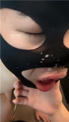n02k5qkoiic.jpg