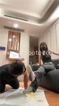 044820yox2oillaziiti2l.jpg