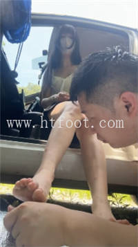 050306hi7r1la7mbihabin.jpg