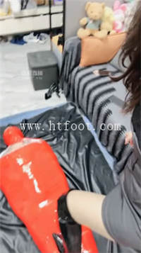 132323wg6vyymuar2m47g5.jpg
