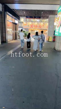 081847j88v78ptp5p00i20.jpg