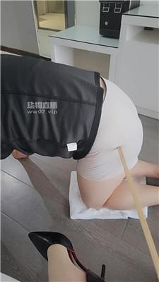 4dhw2ycm04p.jpg