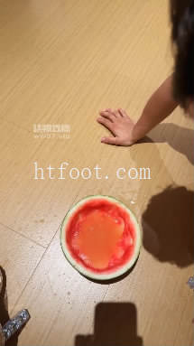 160856j6nn8l6028yggfee.jpg