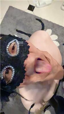 g504jyf0sxk.jpg