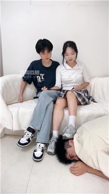 0jsekn51mab.jpg
