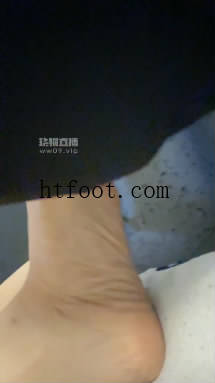 042002r6094v660646vwv7.jpg