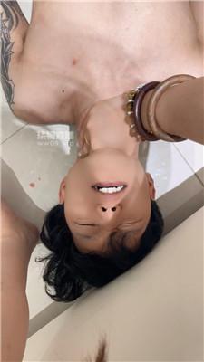 1vyk0quwta2.jpg