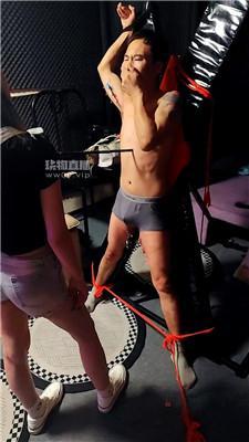 qgf5asqg1r4.jpg