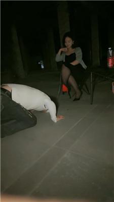 d5ce3wclkw3.jpg