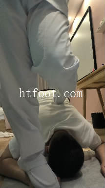 044640do29t9b9e3b2h267.jpg