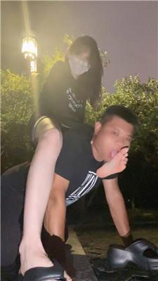 mv14ck0bl4n.jpg