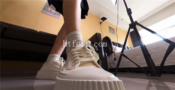 132548ct92x0abqxq70773.jpg