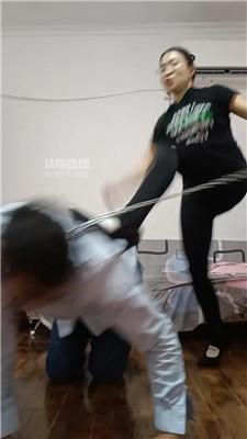 yl05rsrtcz0.jpg