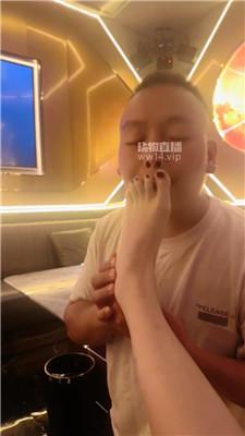 zwb2yotipwt.jpg