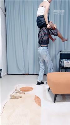zx4l11ko4ad.jpg