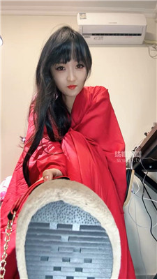 ept121iu0vk.jpg