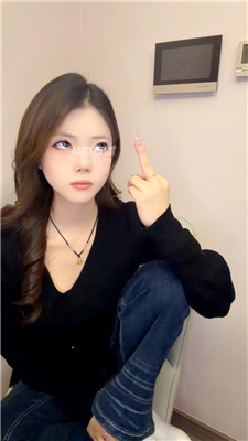 gq03kinlovf.jpg
