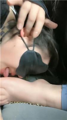 hvxgirw00sk.jpg