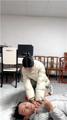 gy2cheltqkm.jpg