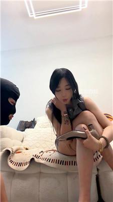 mxpxaam4n4a.jpg