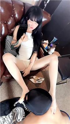 udwma1mgvj4.jpg