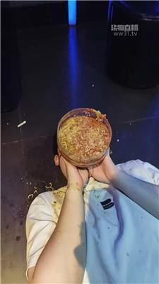 12fk5pnrujz.jpg