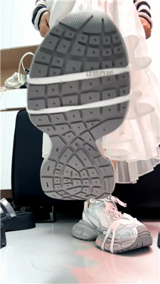xhiyjxwz4i5.jpg