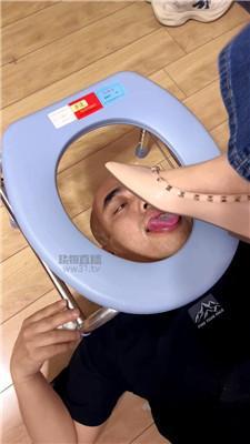 xuucs1rsncx.jpg
