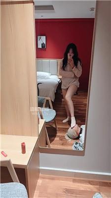 44lzqsixlb4.jpg