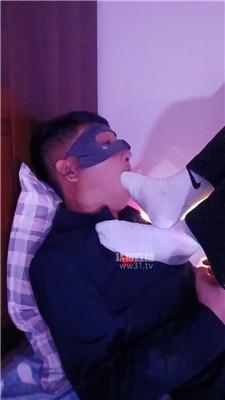 uyjps1zfm3s.jpg