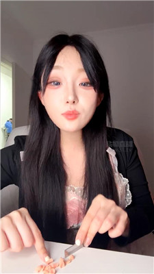zivsnqrv3j5.jpg