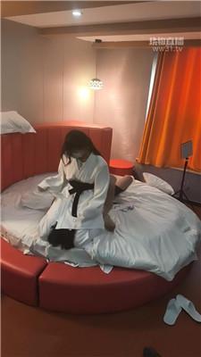 uygomowjtlt.jpg