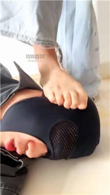 rkzxyu3mr3i.jpg